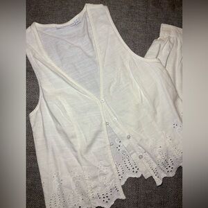 Elegant White Sleeveless Top